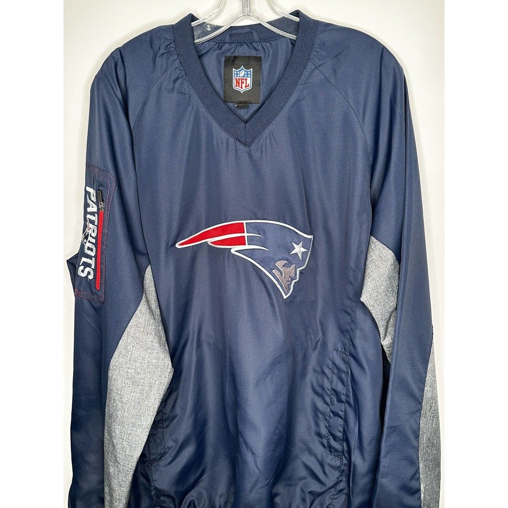 New England Patriots Men's Windbreaker Sweatshirt Embroidered EUC! Size Large